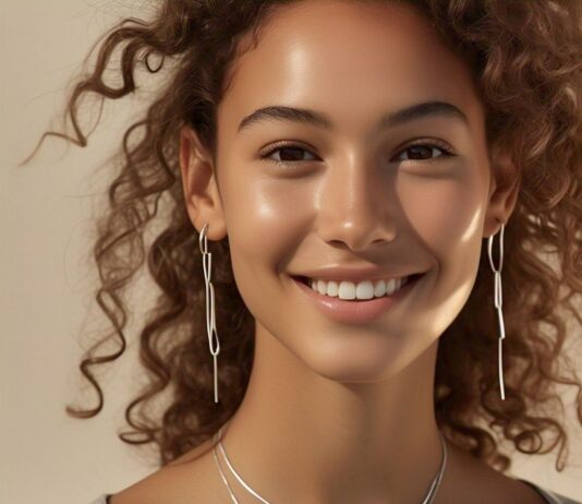 ELEGANCIA DE LA SENCILLEZ CON LA JOYERÍA MINIMALISTA DE PLATA