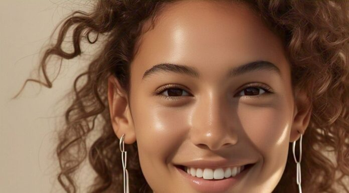 ELEGANCIA DE LA SENCILLEZ CON LA JOYERÍA MINIMALISTA DE PLATA